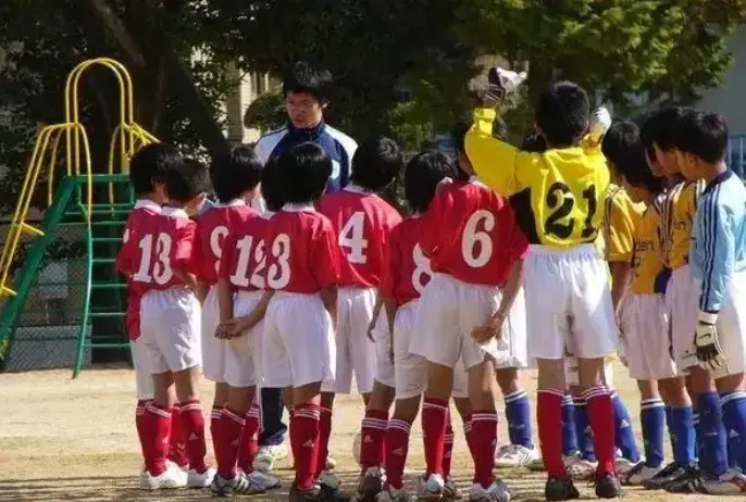 日本青訓總監：當地二十年沒見過踢球靠關系，10歲假球事件折射土壤差異