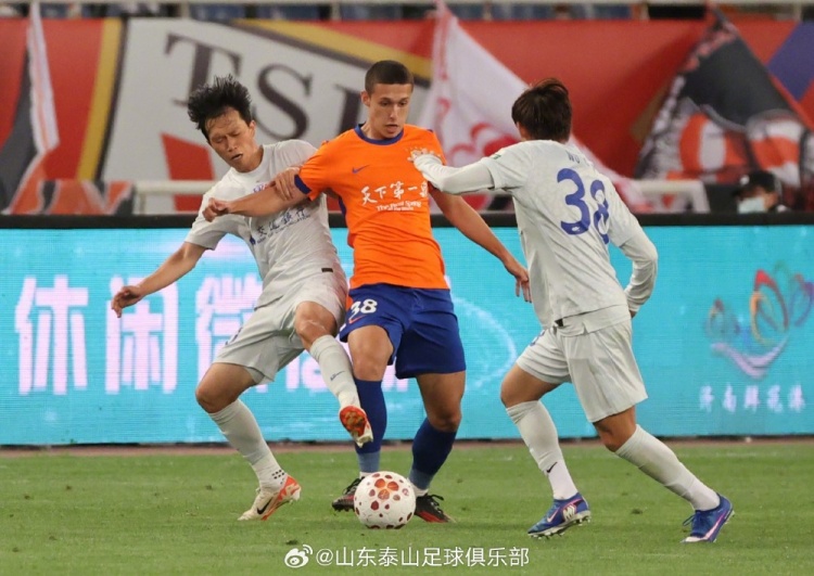 克雷桑帽子戲法 澤卡傳射 山東泰山主場4-1斬殺申花