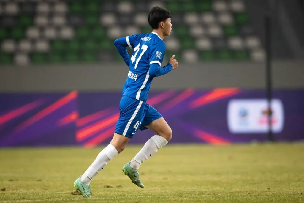 21歲張振陽補時第9分鐘頭球絕平，三鎮4-4國安連追三球