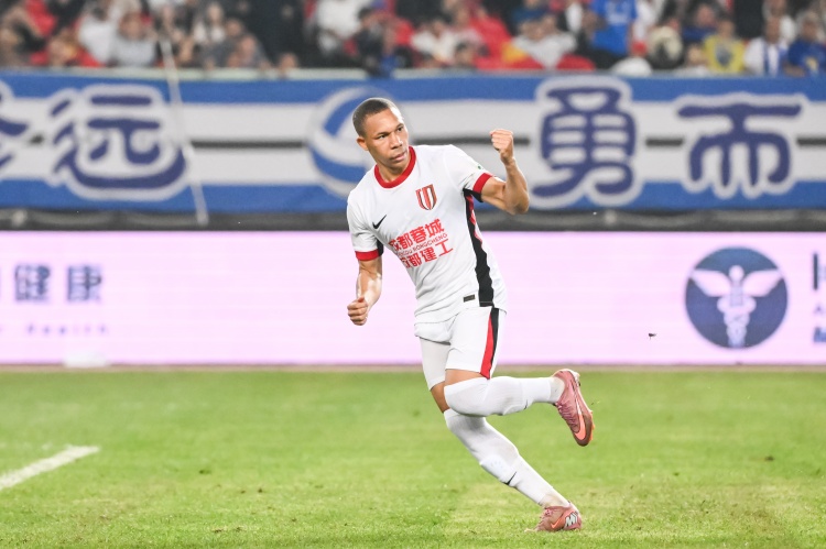 韋林頓席爾瓦5場球荒，蓉城0-2大連遭兩連敗