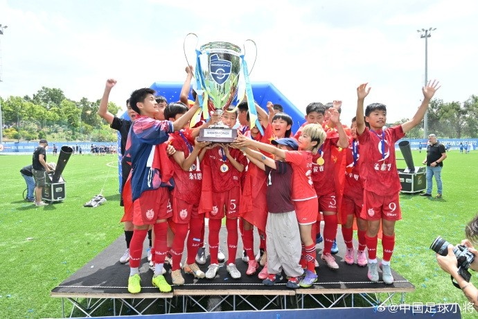 中國足球小將2014隊點球擒埃弗頓 捧得SIGISMONDI杯