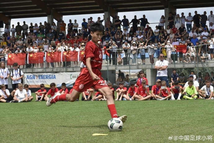 中國足球小將2014隊點球擒埃弗頓 捧得SIGISMONDI杯