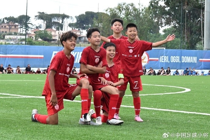 中國足球小將2014隊點球擒埃弗頓 捧得SIGISMONDI杯