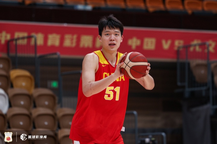 楊瀚森回歸首發，中國男籃今晚迎戰荷蘭